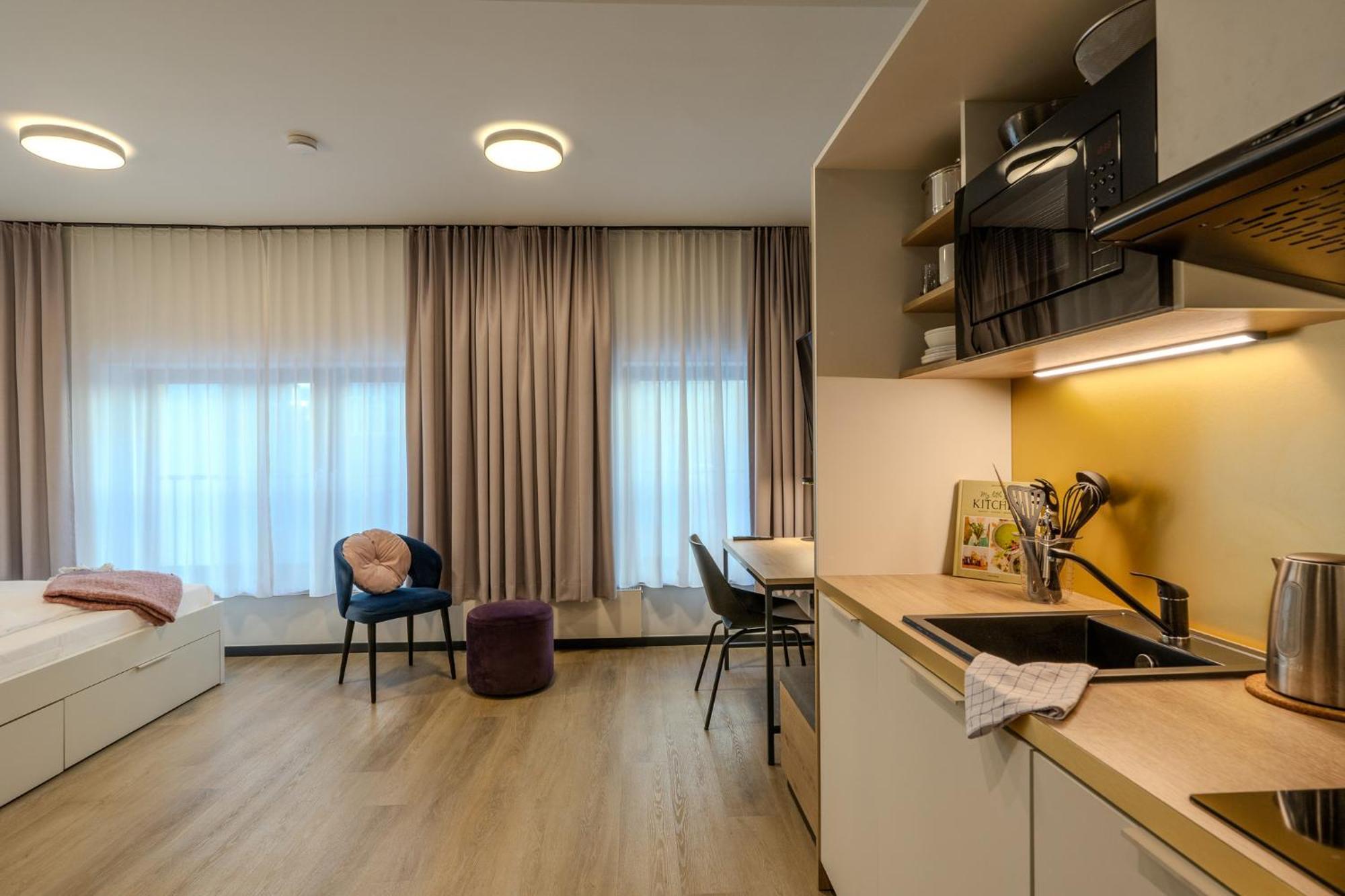 The Base Berlin One Hotell Eksteriør bilde