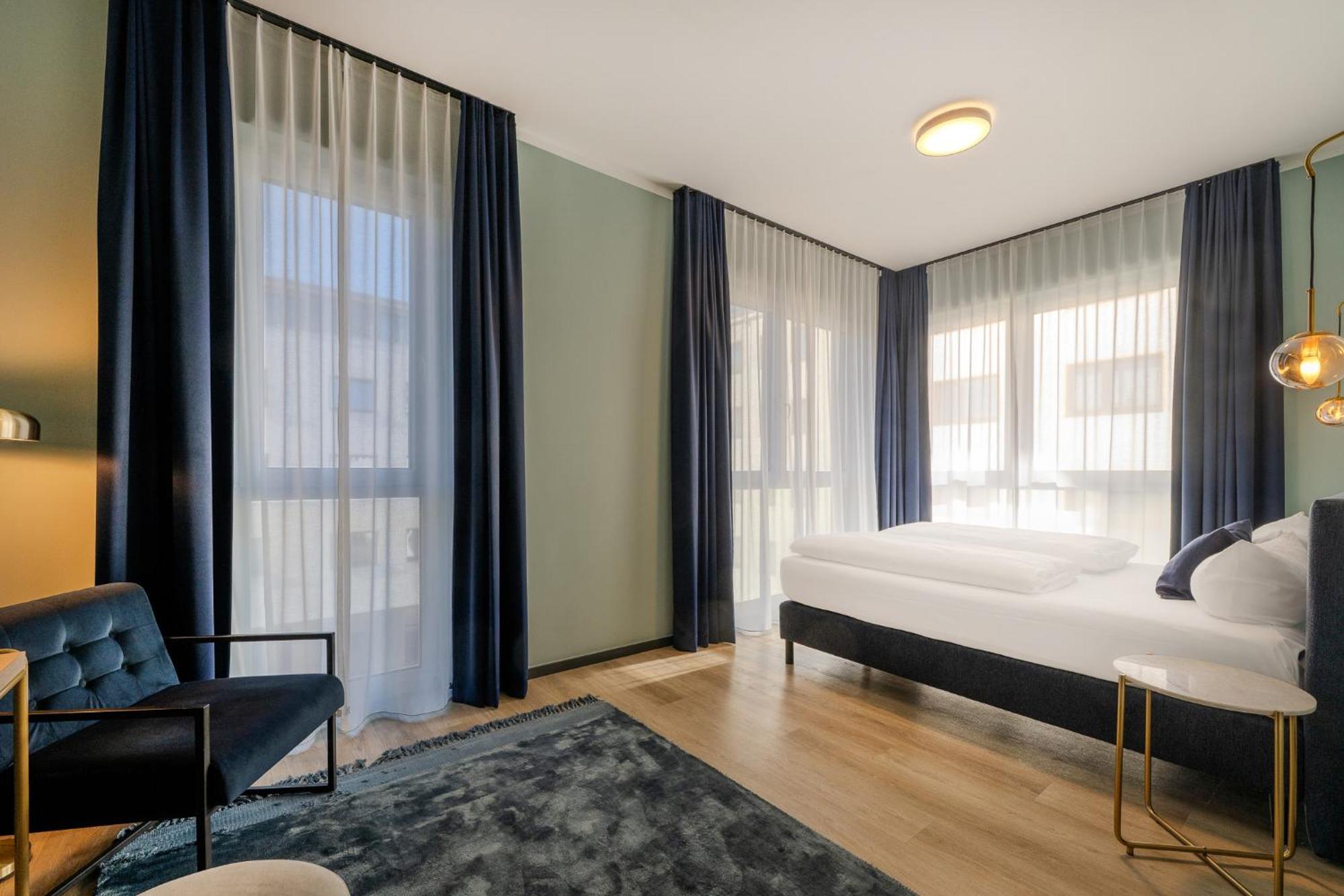The Base Berlin One Hotell Eksteriør bilde