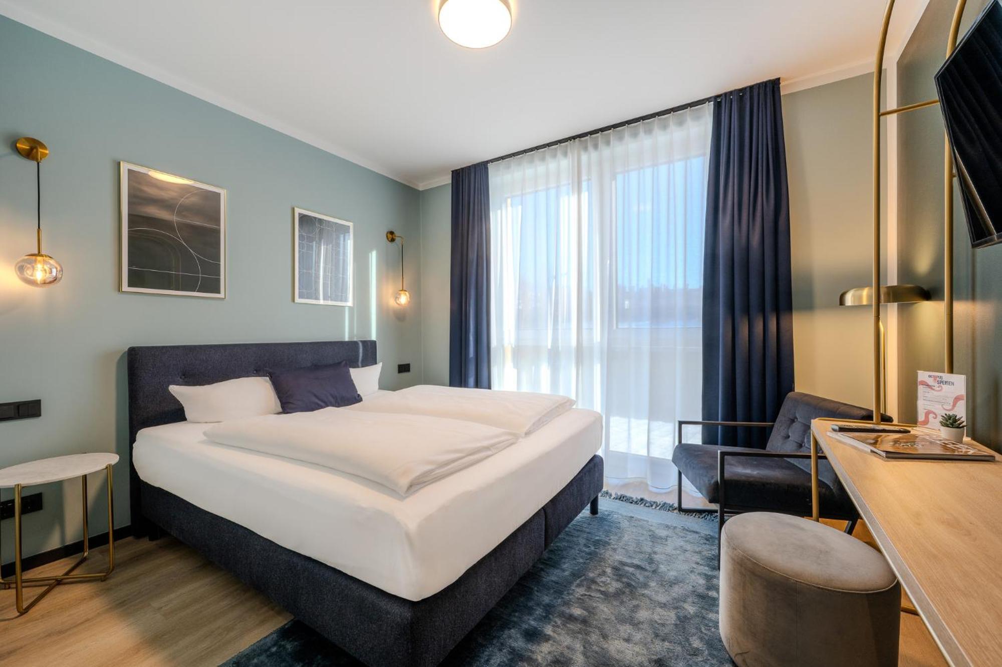 The Base Berlin One Hotell Eksteriør bilde